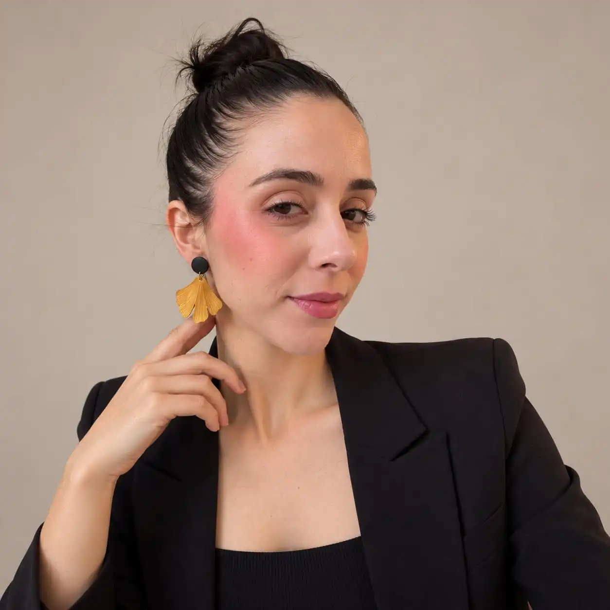 Andrea, especialista en inteligencia artificial en Olasur, agencia de diseño web y SEO en Jerez de la Frontera